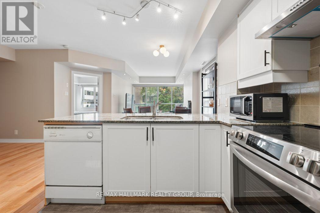 445 Laurier Avenue West — photo 8