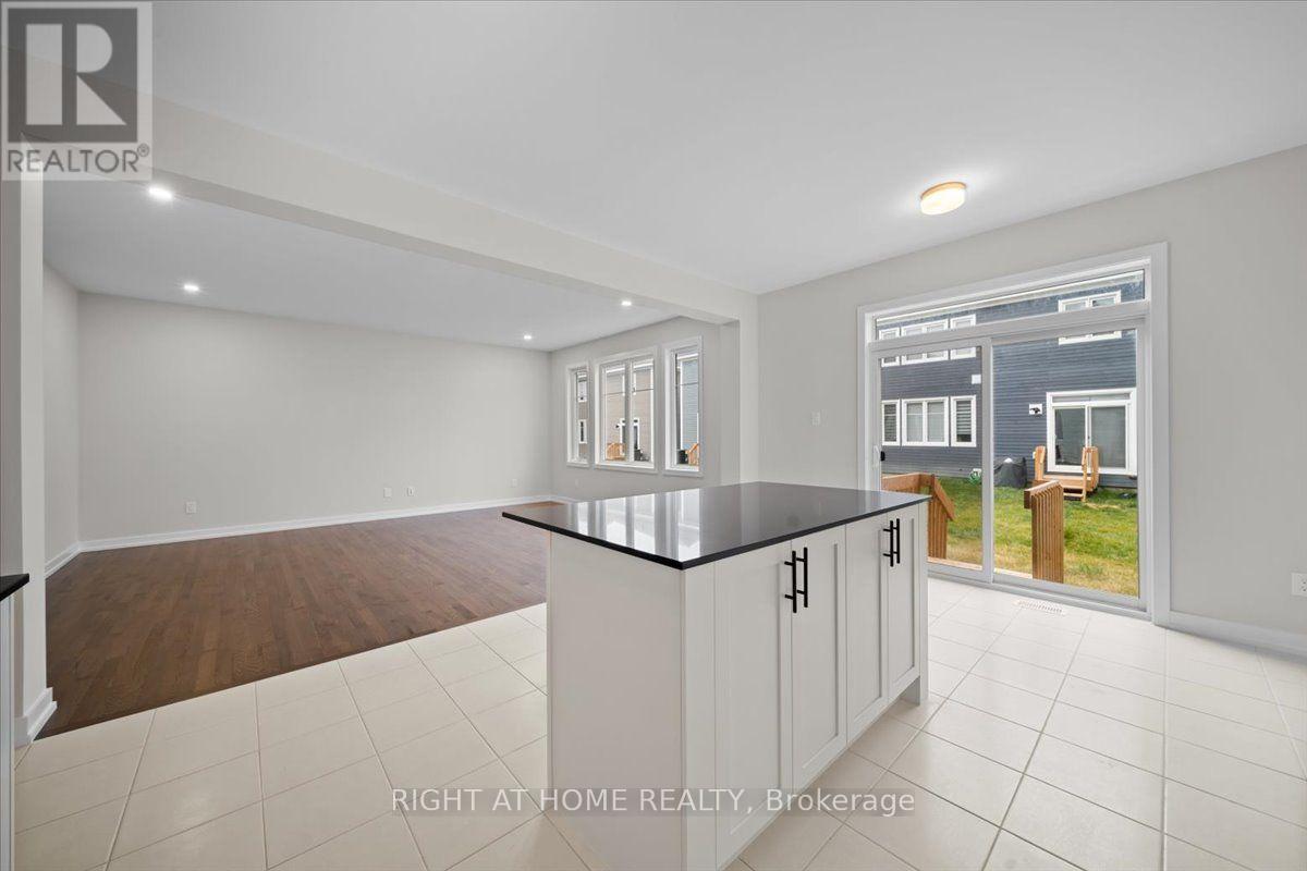74 HACKAMORE CRESCENT - 11