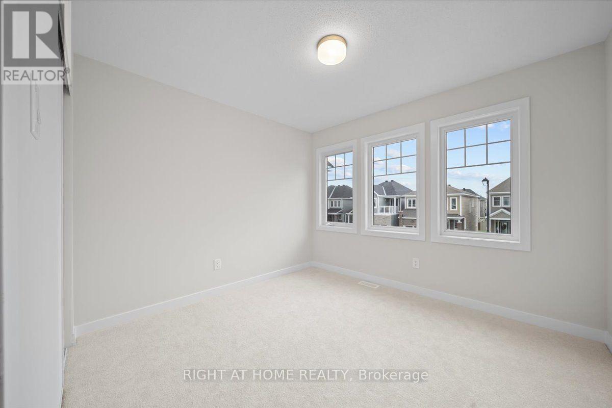 74 HACKAMORE CRESCENT - 23