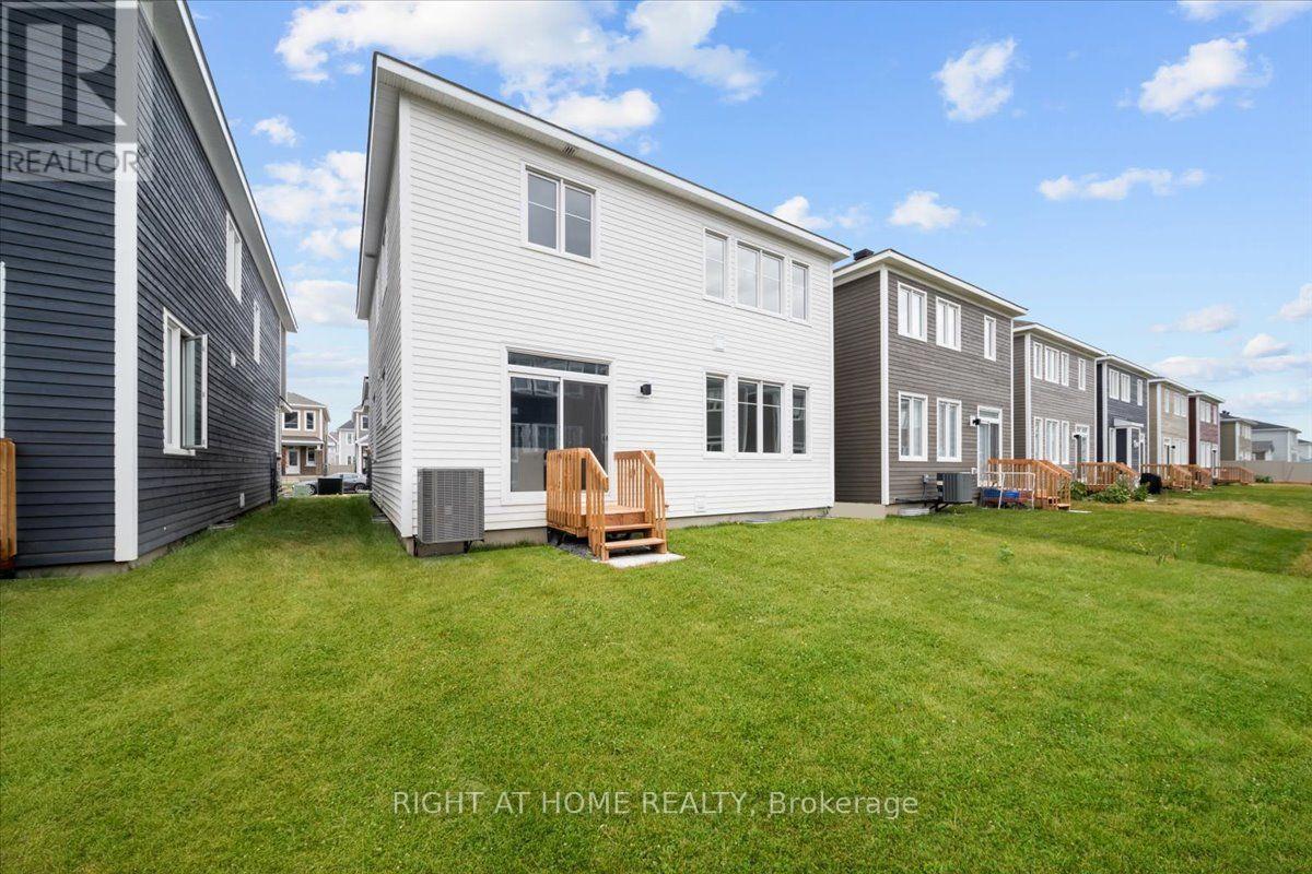 74 Hackamore Crescent — photo 30