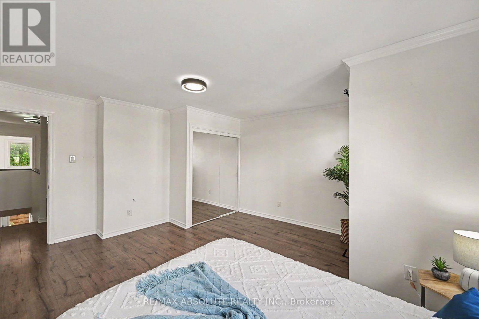 13 Spruce Crescent — photo 15