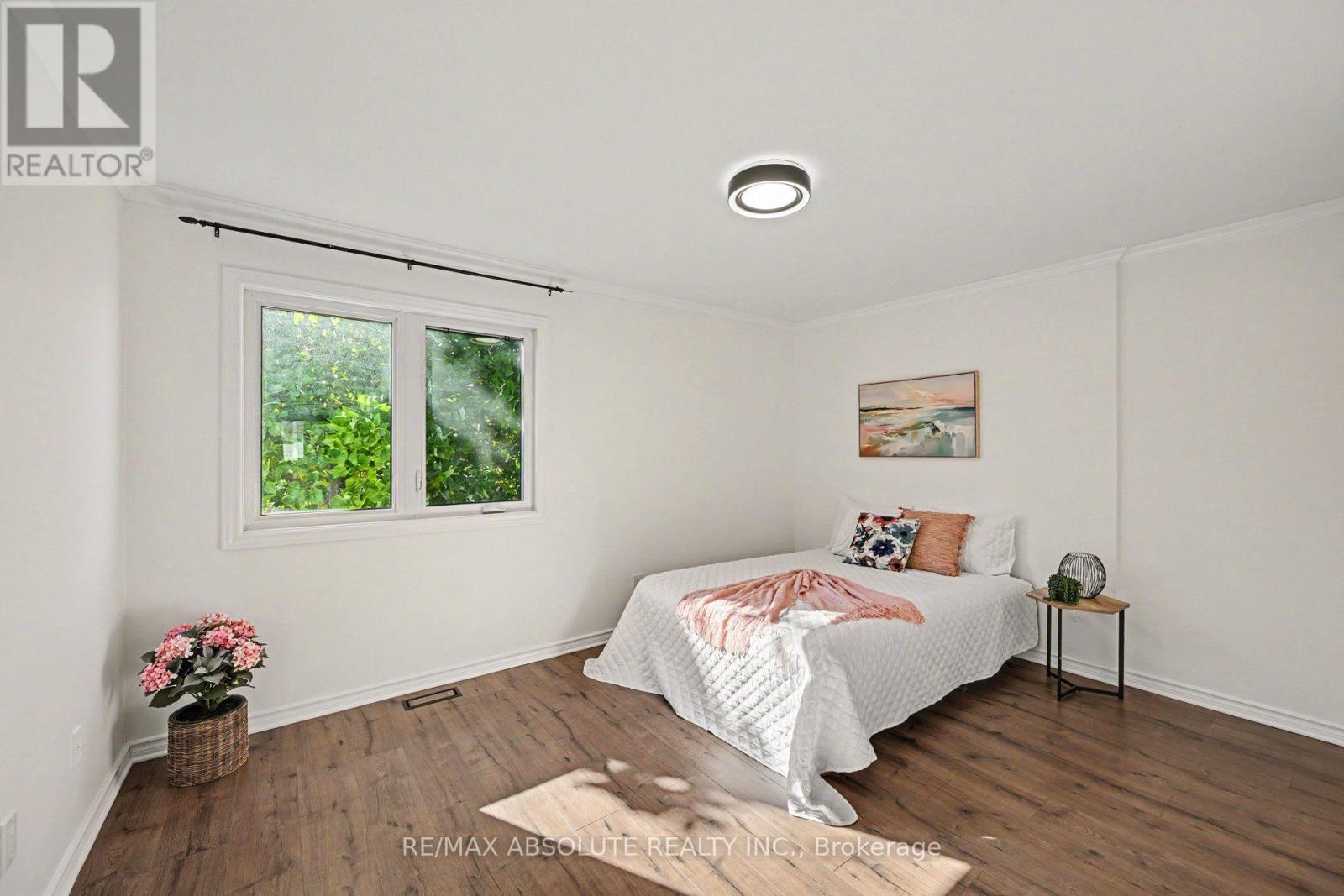 13 Spruce Crescent — photo 19