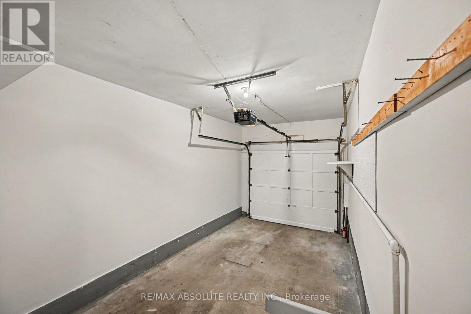 13 Spruce Crescent — photo 27