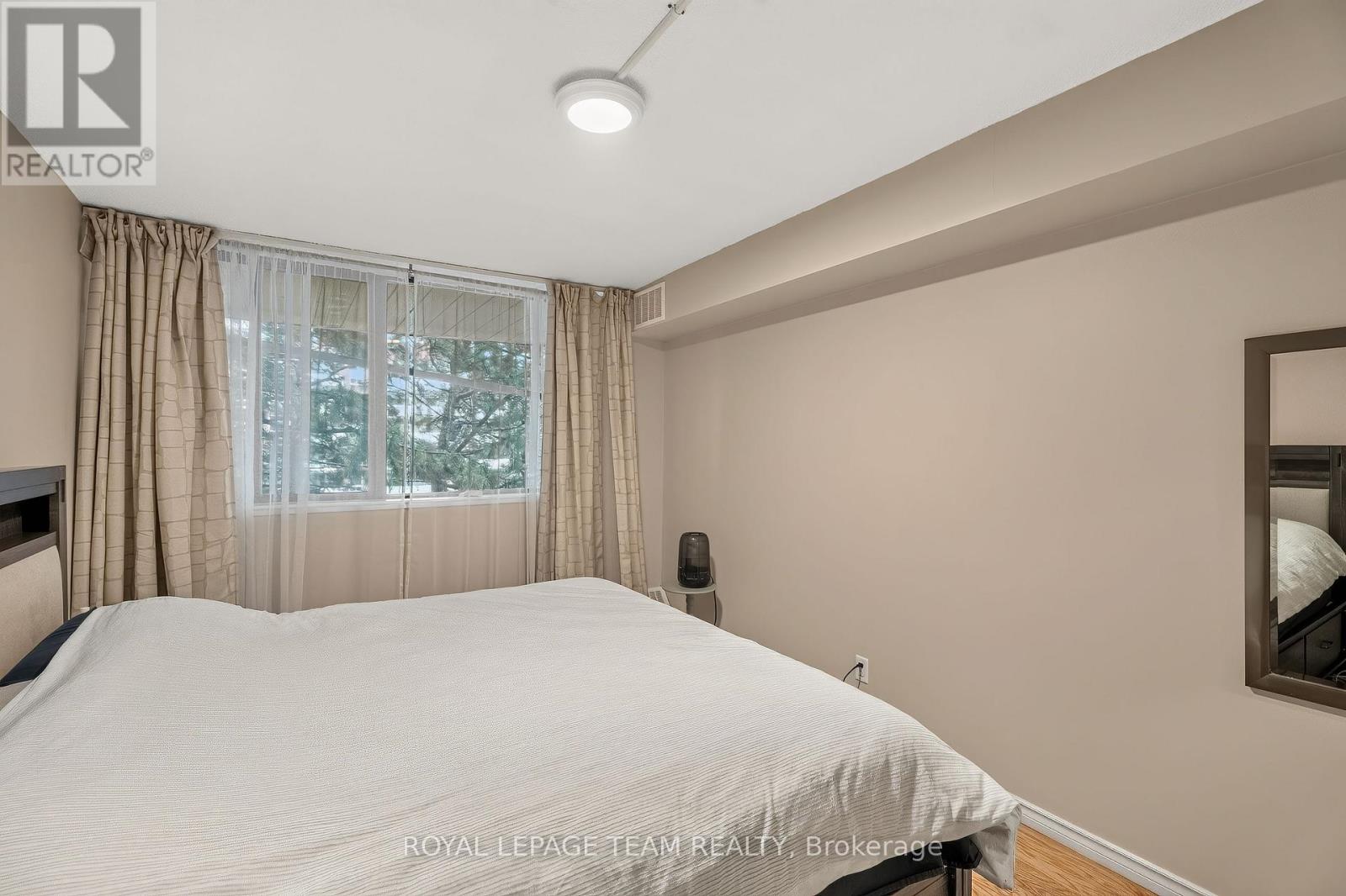515 St. Laurent Boulevard — photo 15