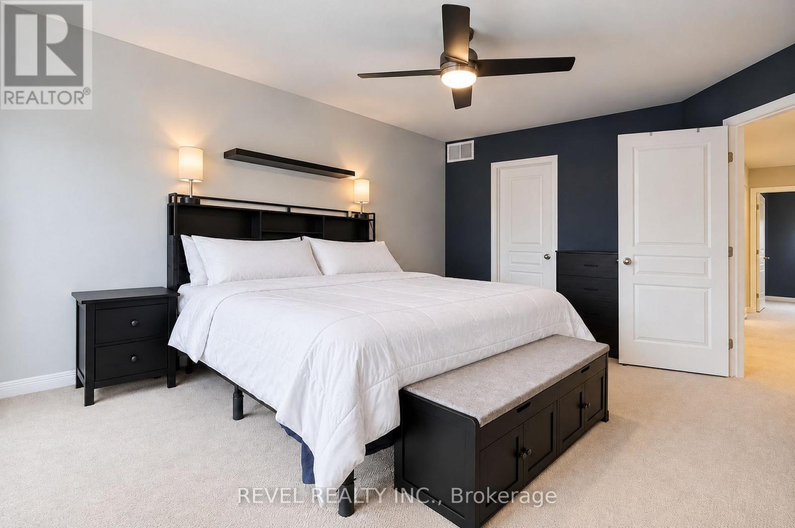 54 ENCORE PRIVATE - 23