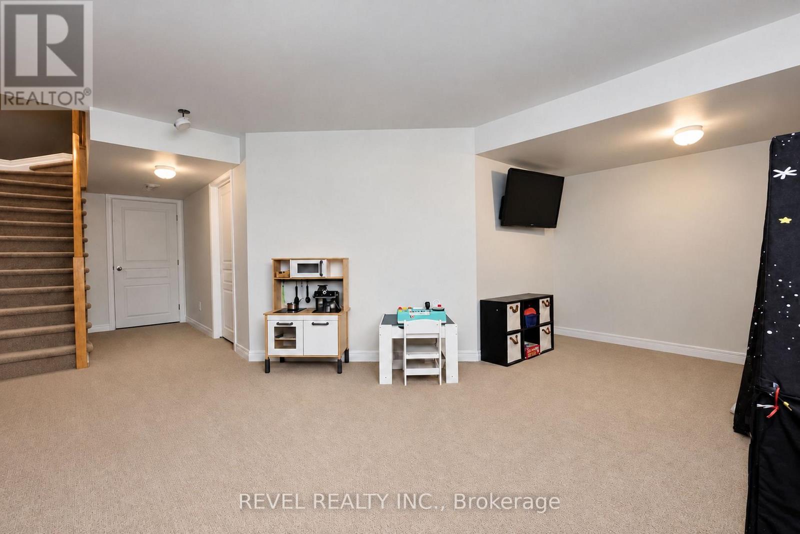 54 ENCORE PRIVATE - 34