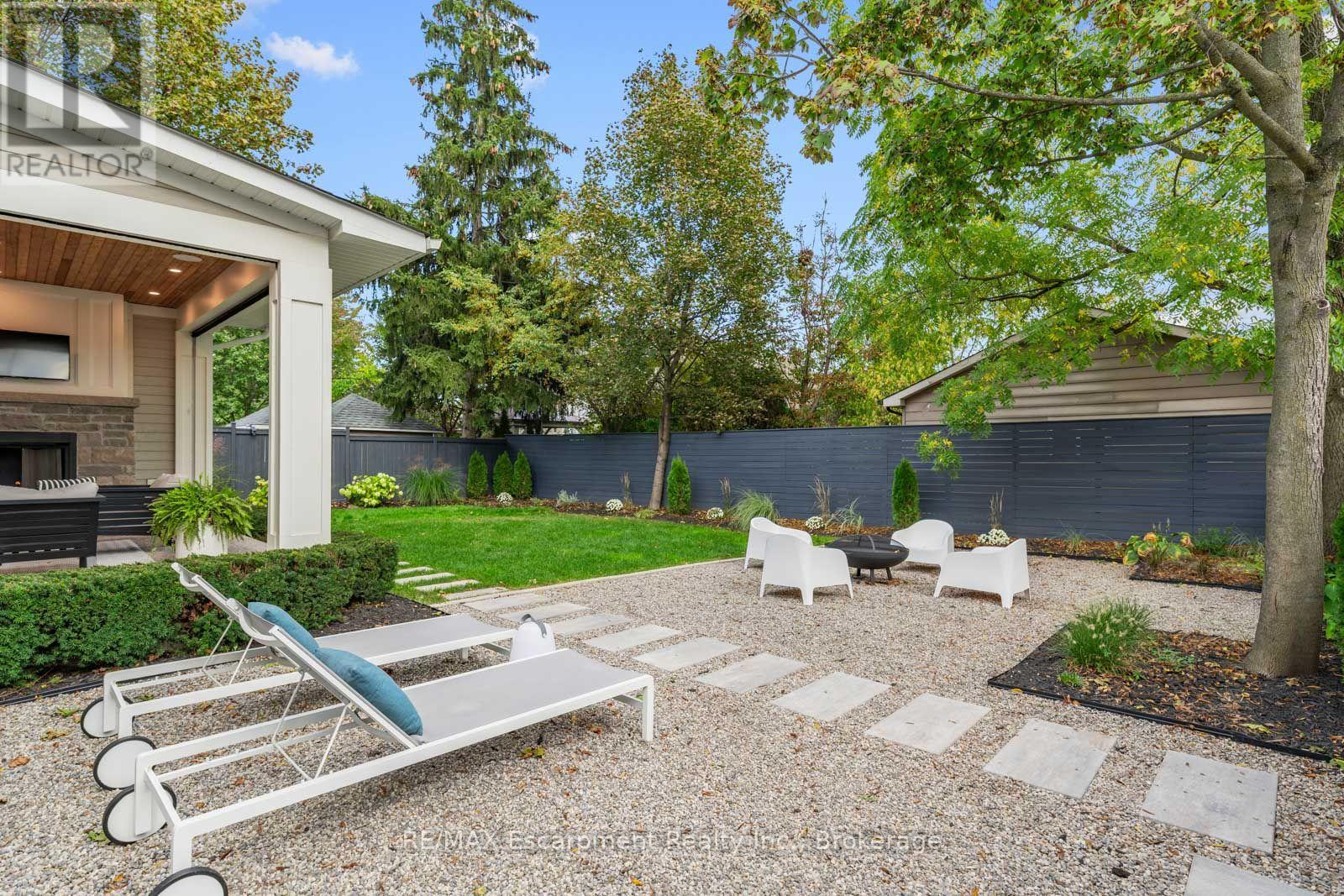 1394 Waverly Avenue — photo 48