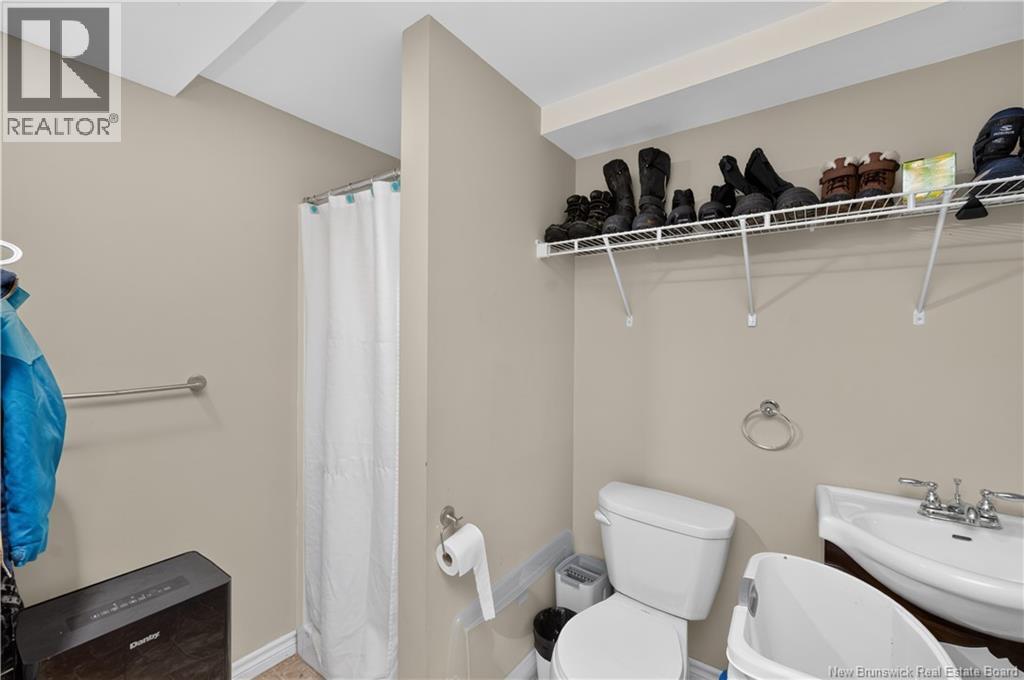 194 Rennick Road - 35
