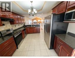 4pc Ensuite bath - 1533 Meridian Street, Windsor, ON N9G3E5 Photo 6
