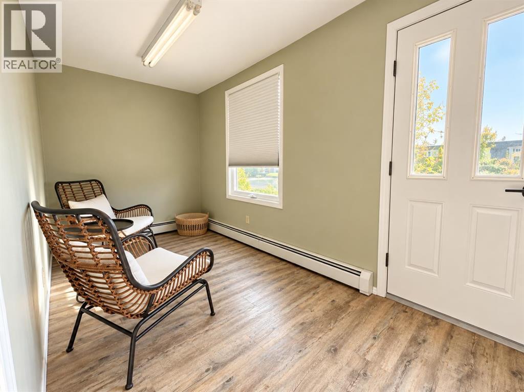320 4 Avenue W - 3