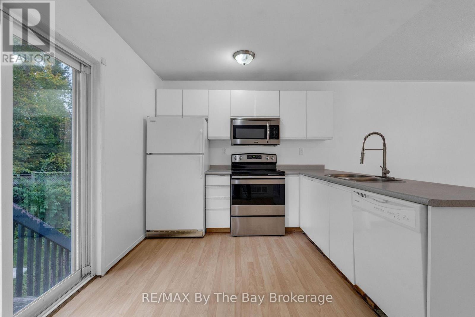5 BRILLINGER DRIVE - 10