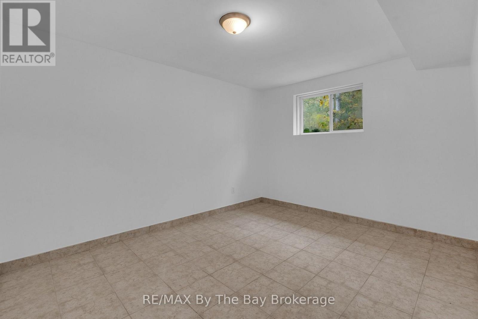 5 BRILLINGER DRIVE - 19