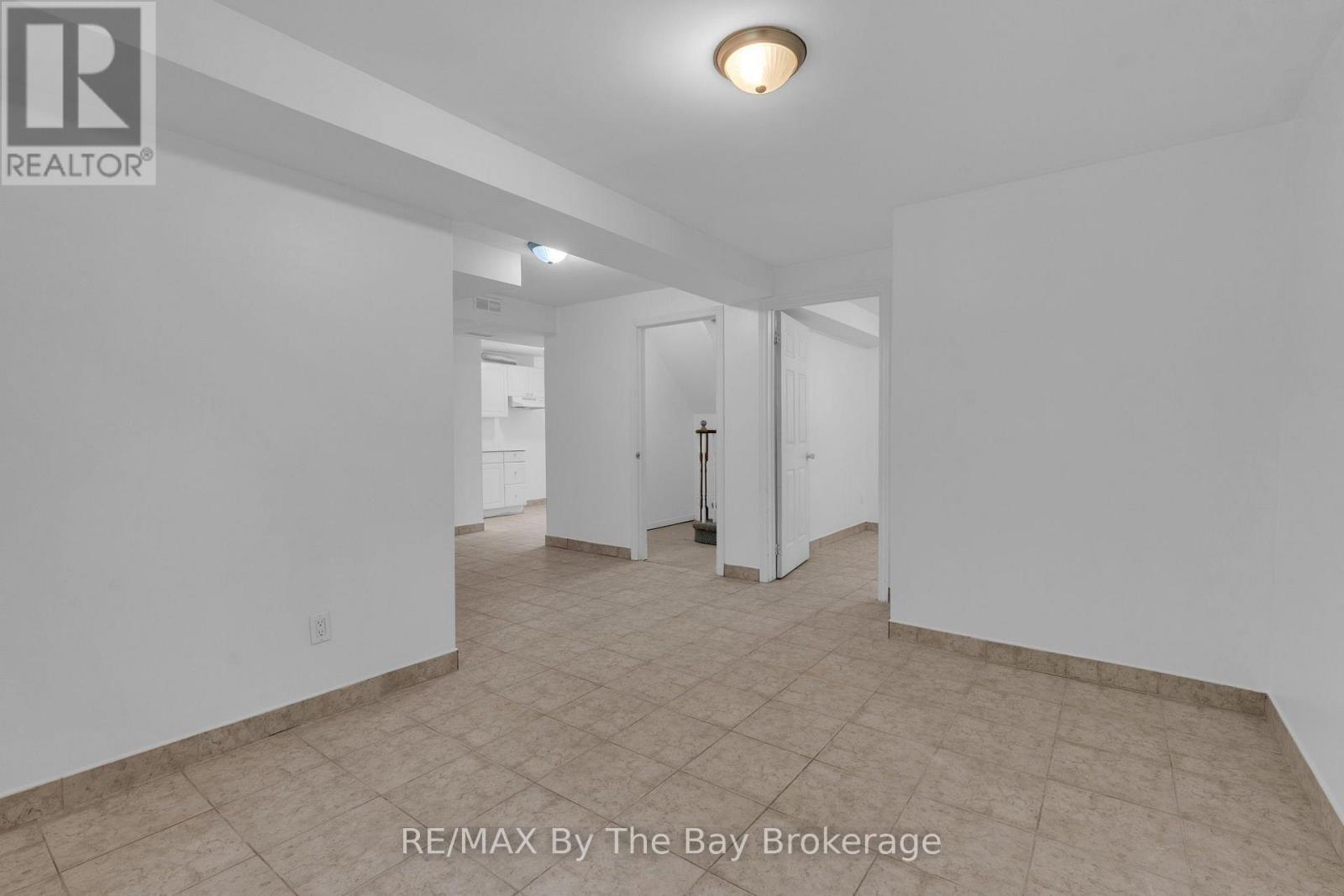 5 BRILLINGER DRIVE - 20
