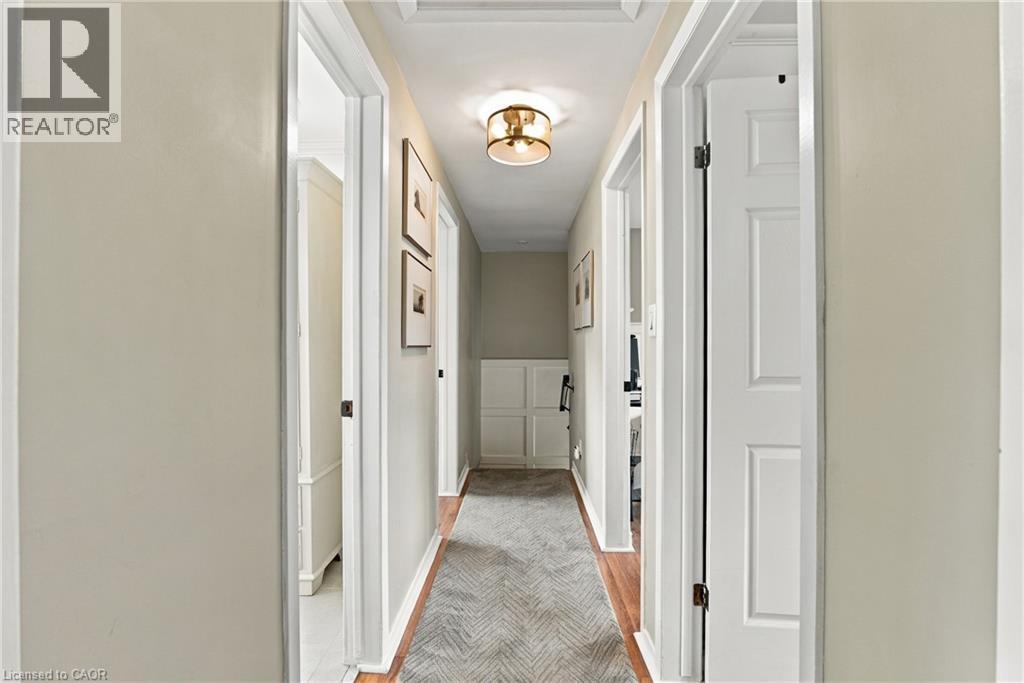 7 Colonel Butler Crescent — photo 31