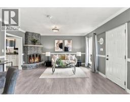 4pc Bathroom - 81 East 23rd Street, Hamilton, ON L8V2W7 Photo 7