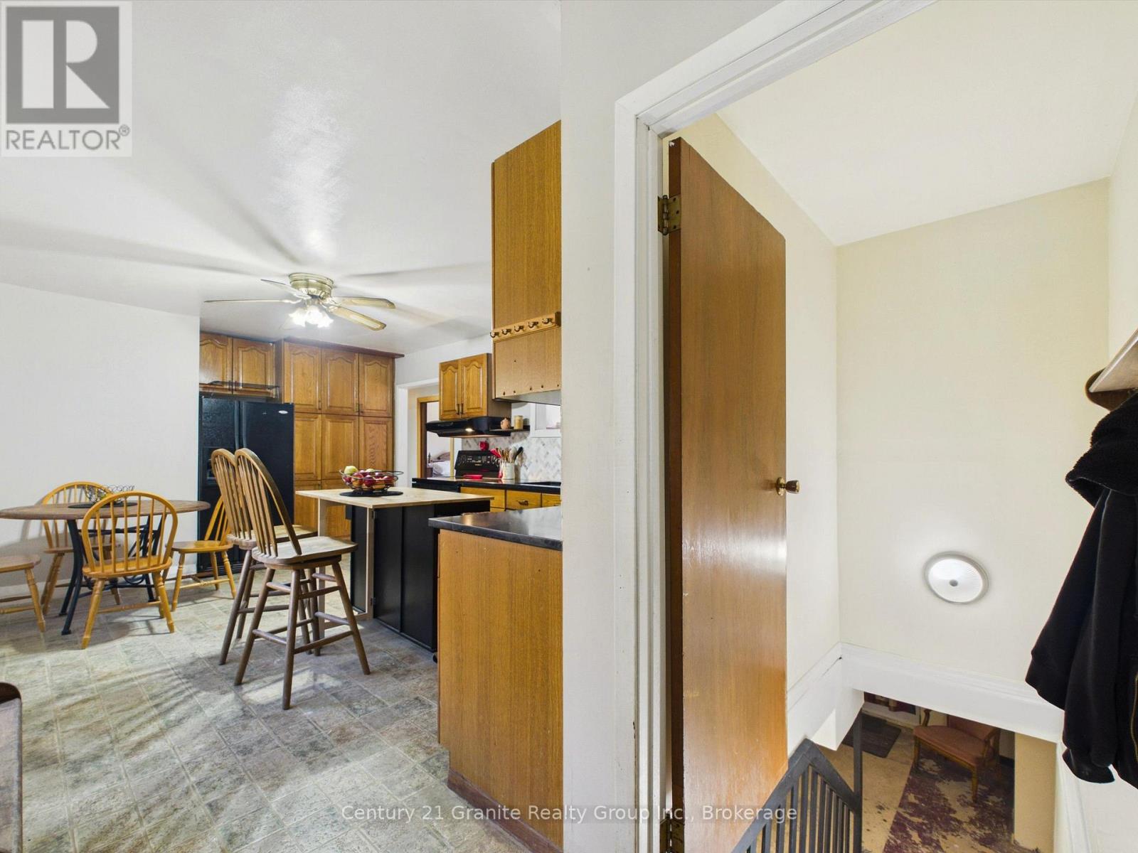 1060 LEES ROAD - 11