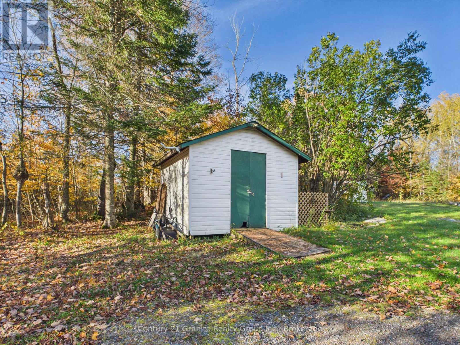 1060 Lees Road — photo 35