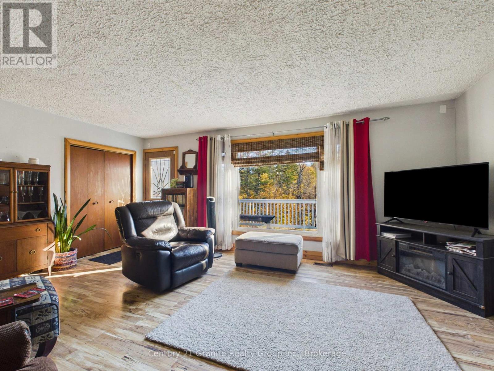 1060 LEES ROAD - 6