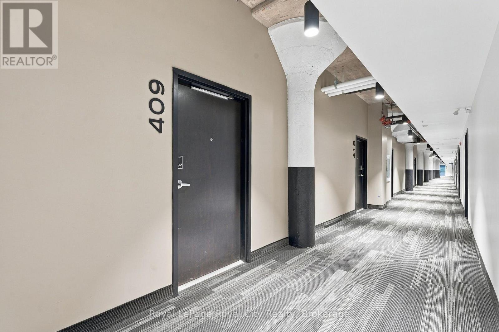120 Huron Street — photo 1