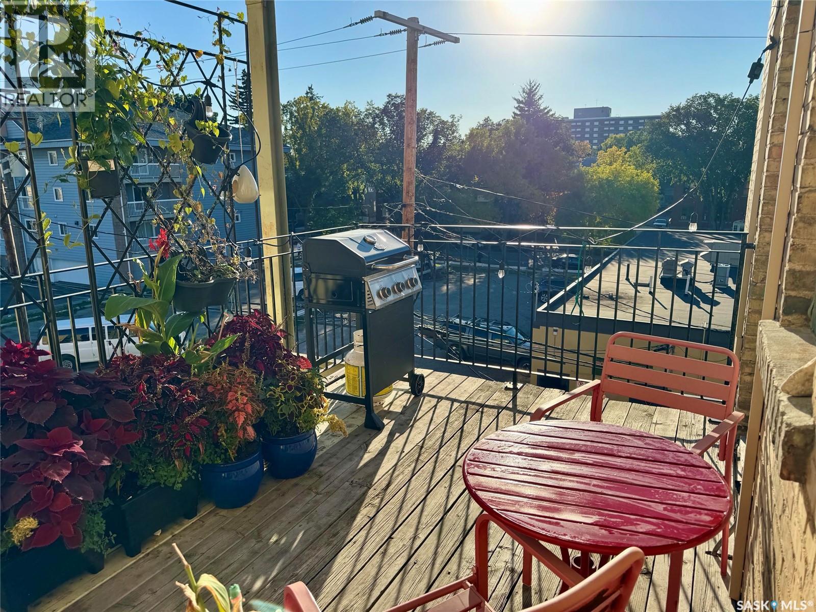 #24 2201 14th AVENUE - 12