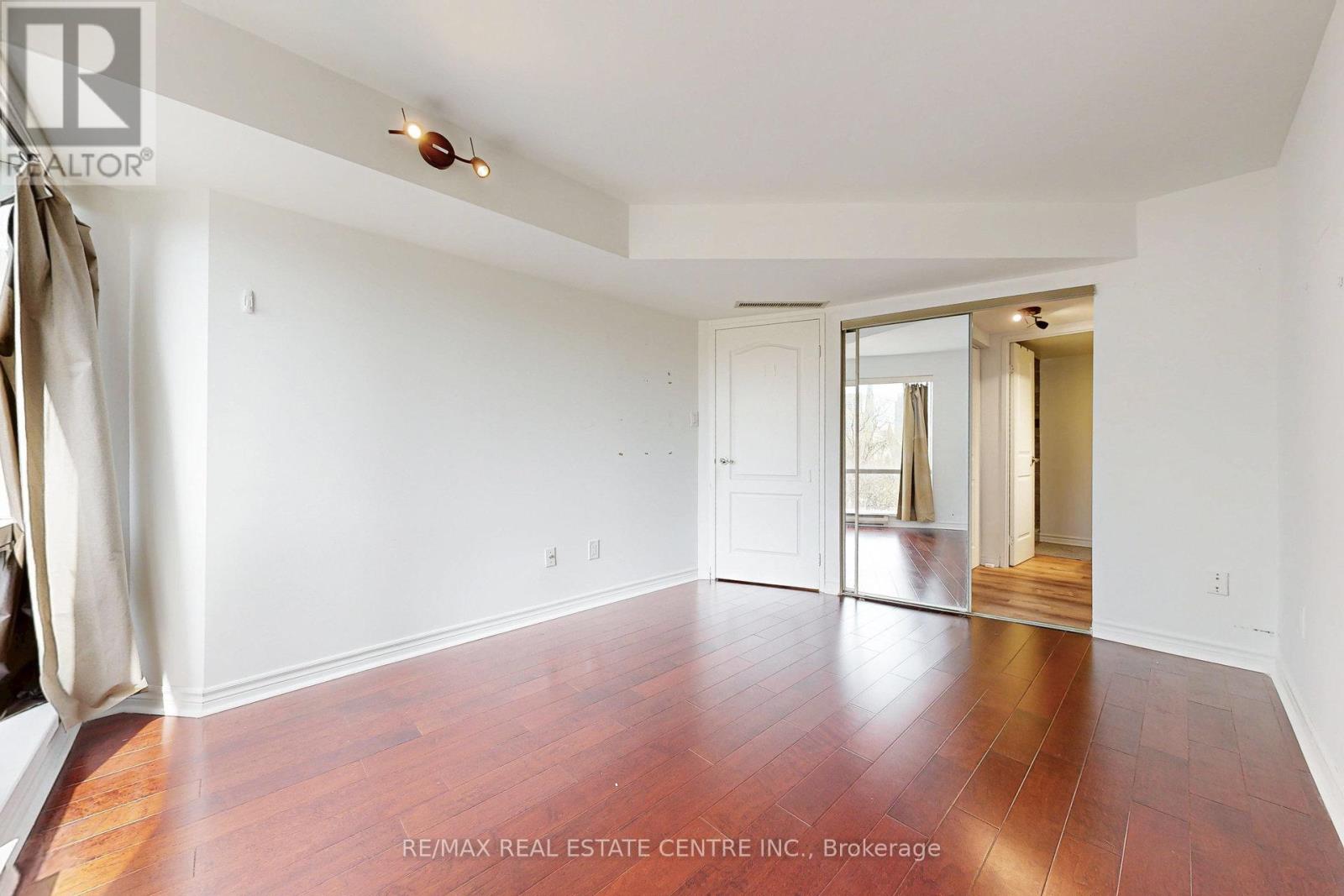 1001 Bay Street — photo 19