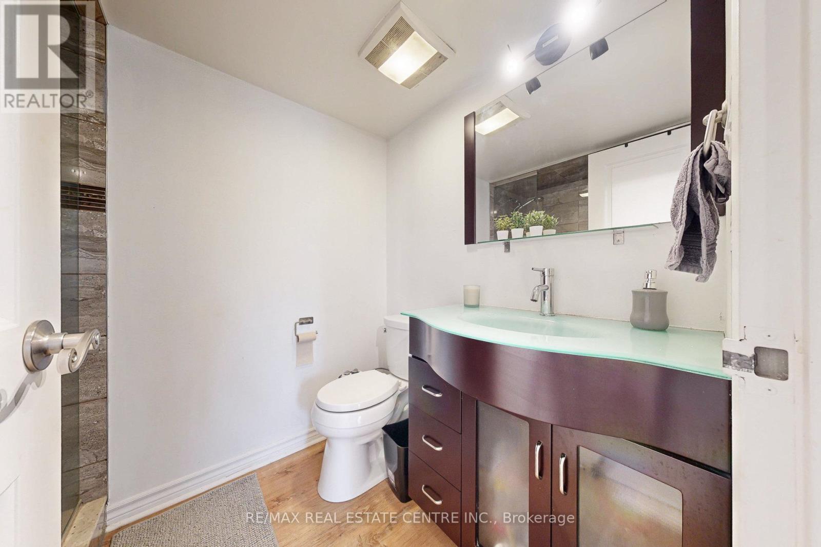 1001 Bay Street — photo 22