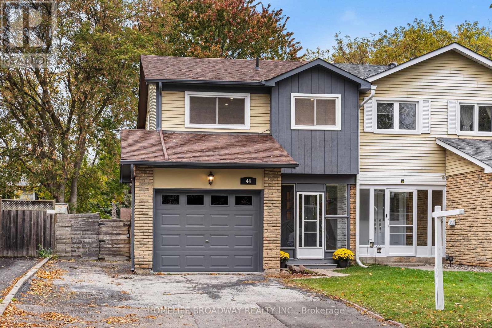 44 HOLLYBERRY TRAIL - 1