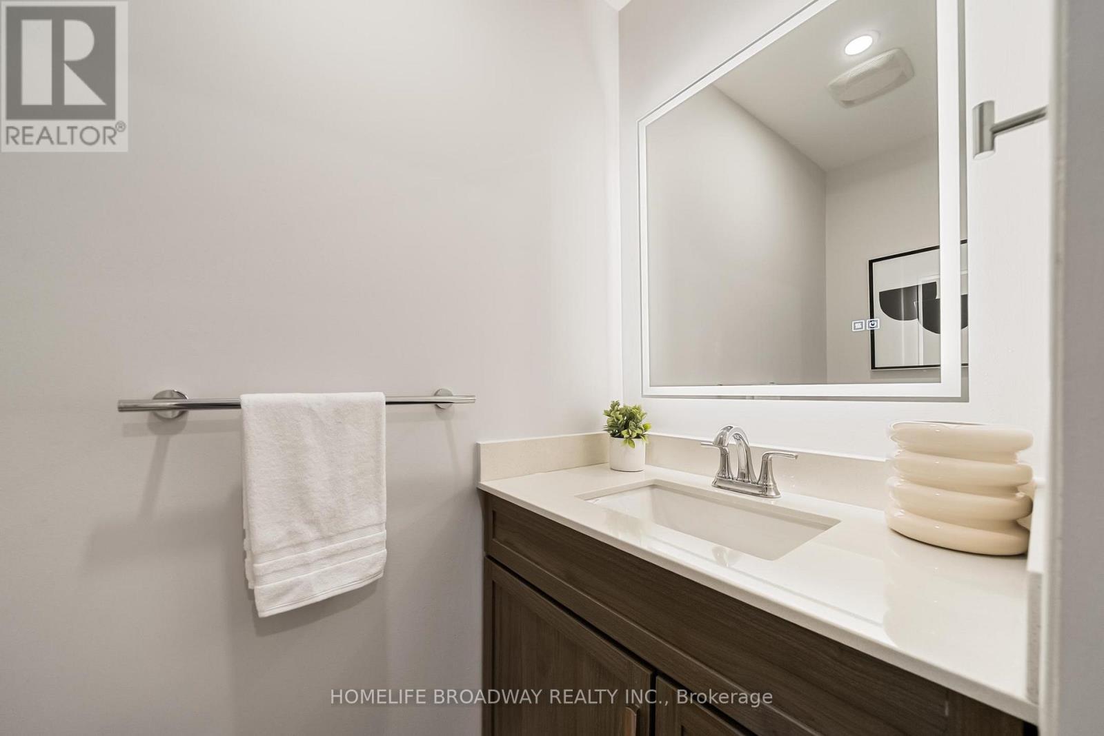 44 Hollyberry Trail, Toronto, ON photo 16