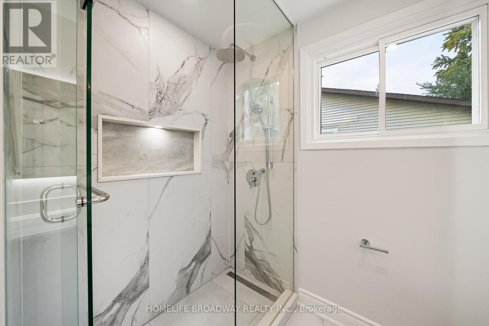 44 Hollyberry Trail, Toronto, ON photo 20