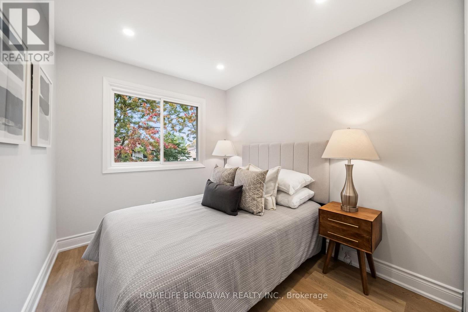 44 HOLLYBERRY TRAIL - 25