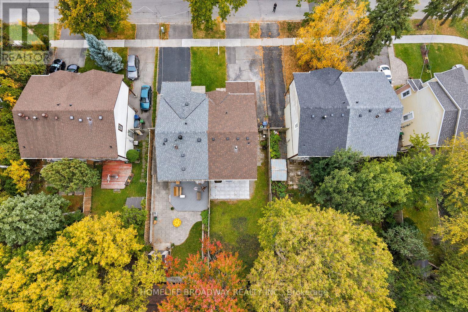 44 Hollyberry Trail, Toronto, ON photo 34