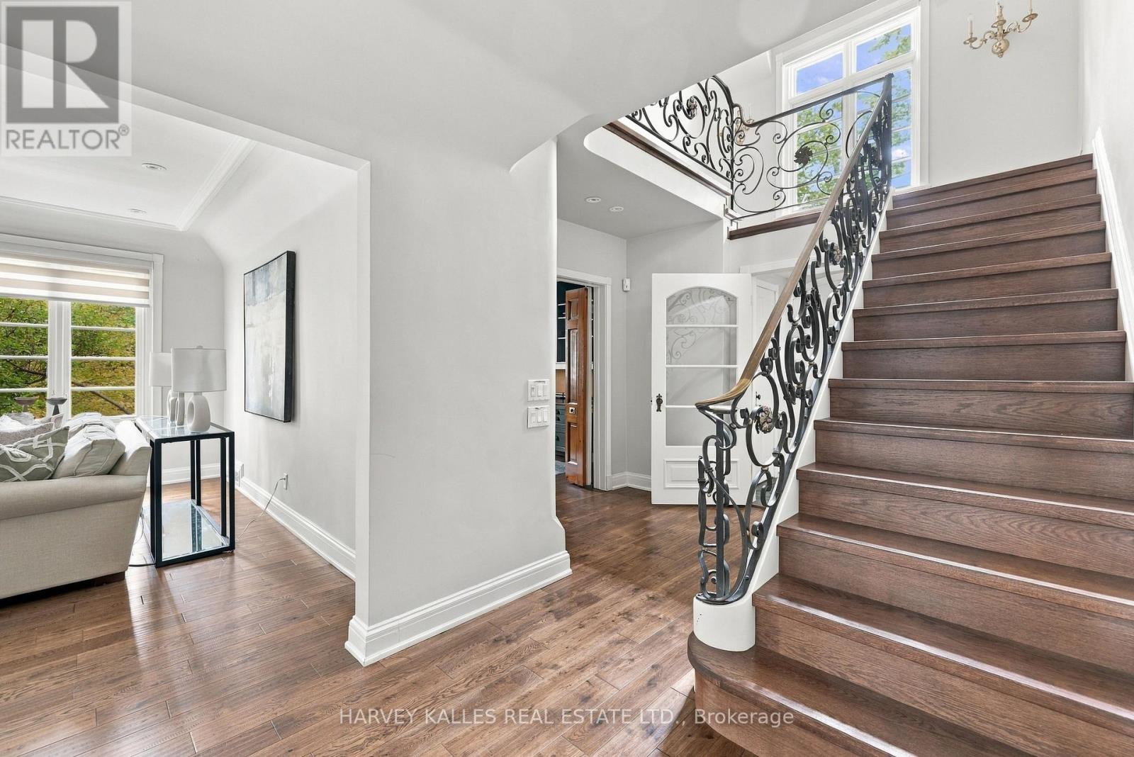 148 Strathallan Boulevard, Toronto, ON photo 25