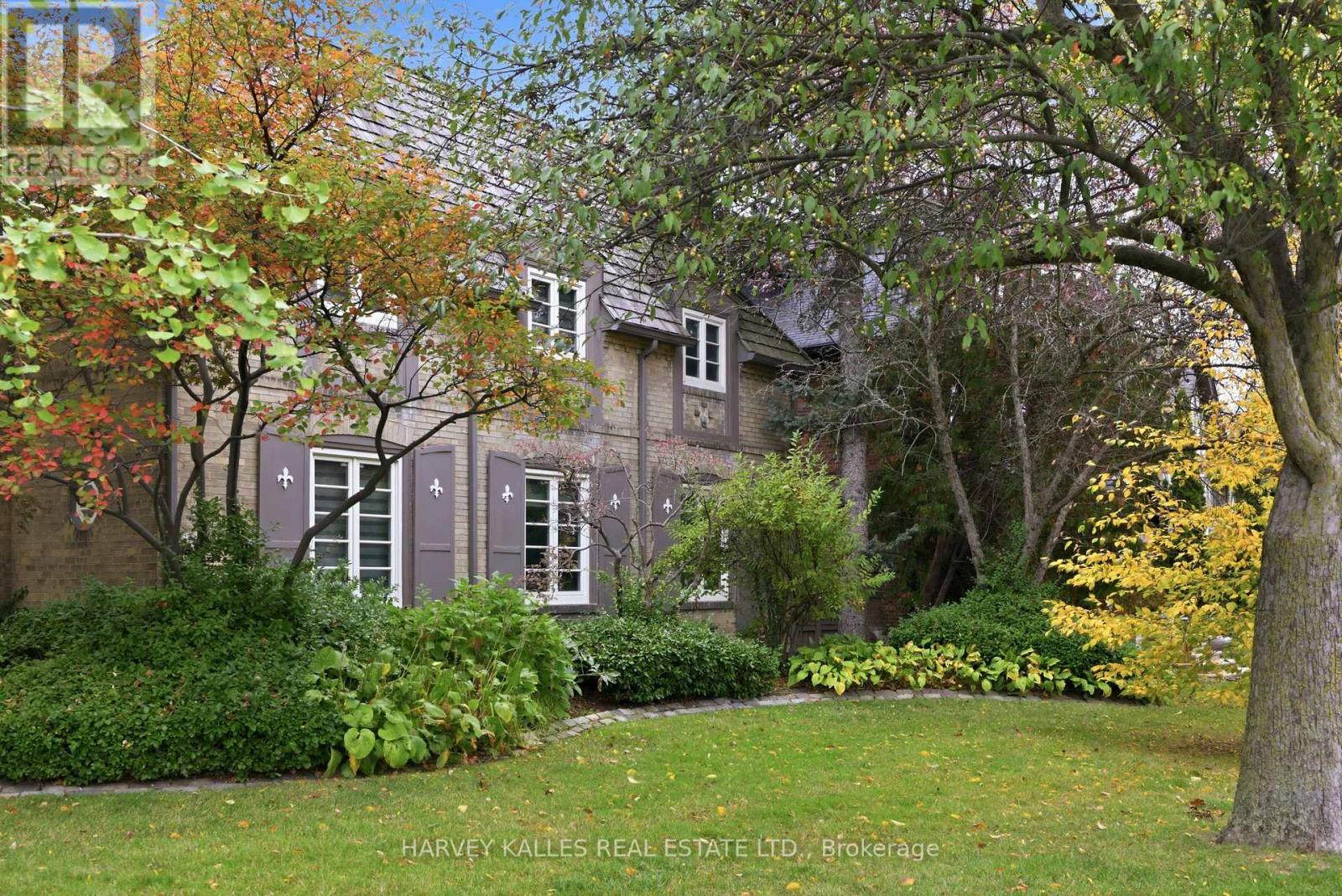 148 Strathallan Boulevard, Toronto, ON photo 3