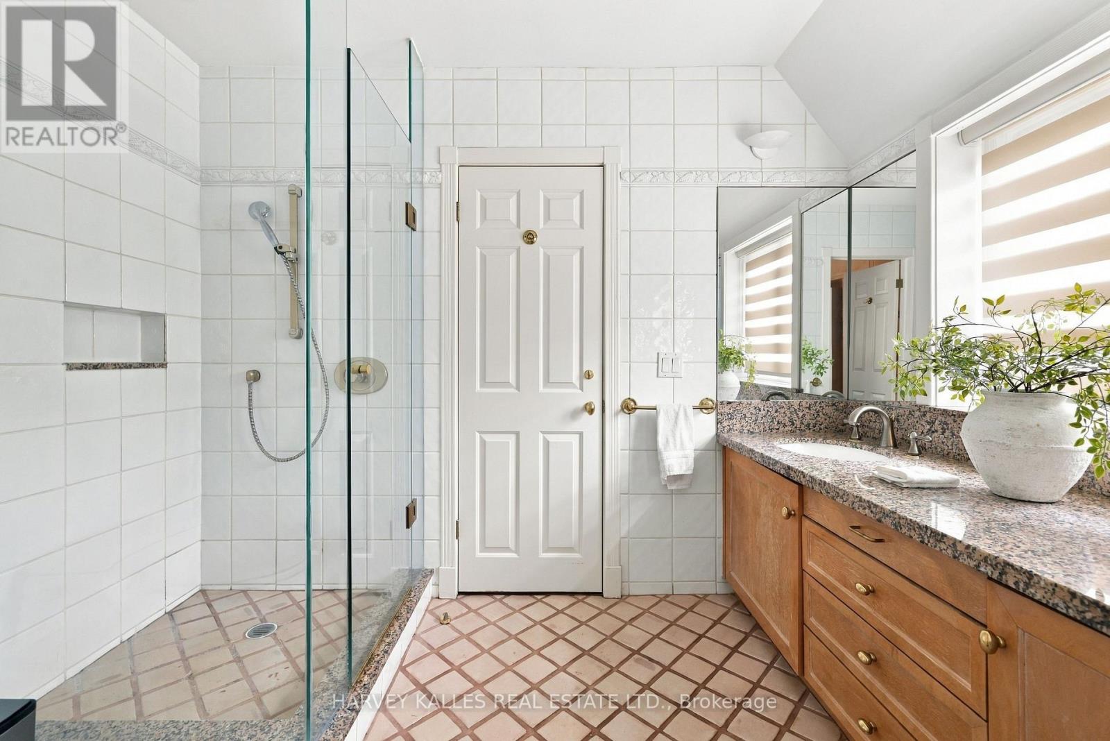 148 Strathallan Boulevard, Toronto, ON photo 30