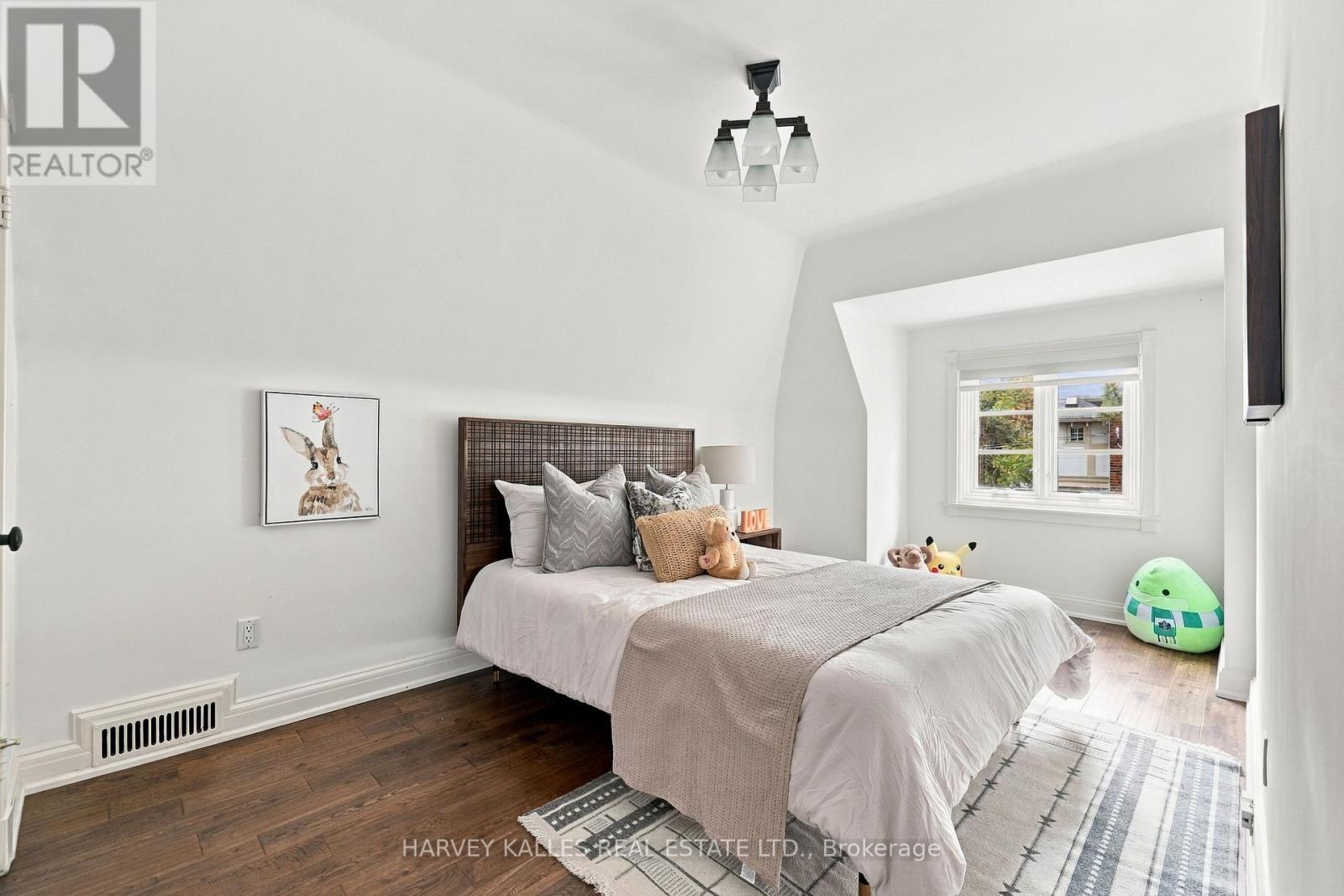 148 Strathallan Boulevard, Toronto, ON photo 38