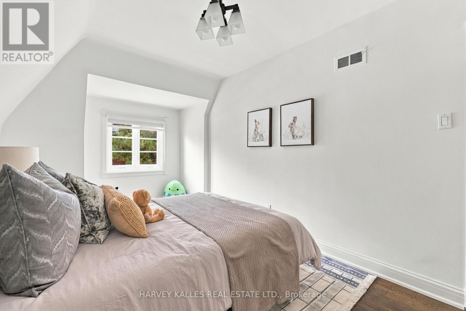 148 Strathallan Boulevard, Toronto, ON photo 39