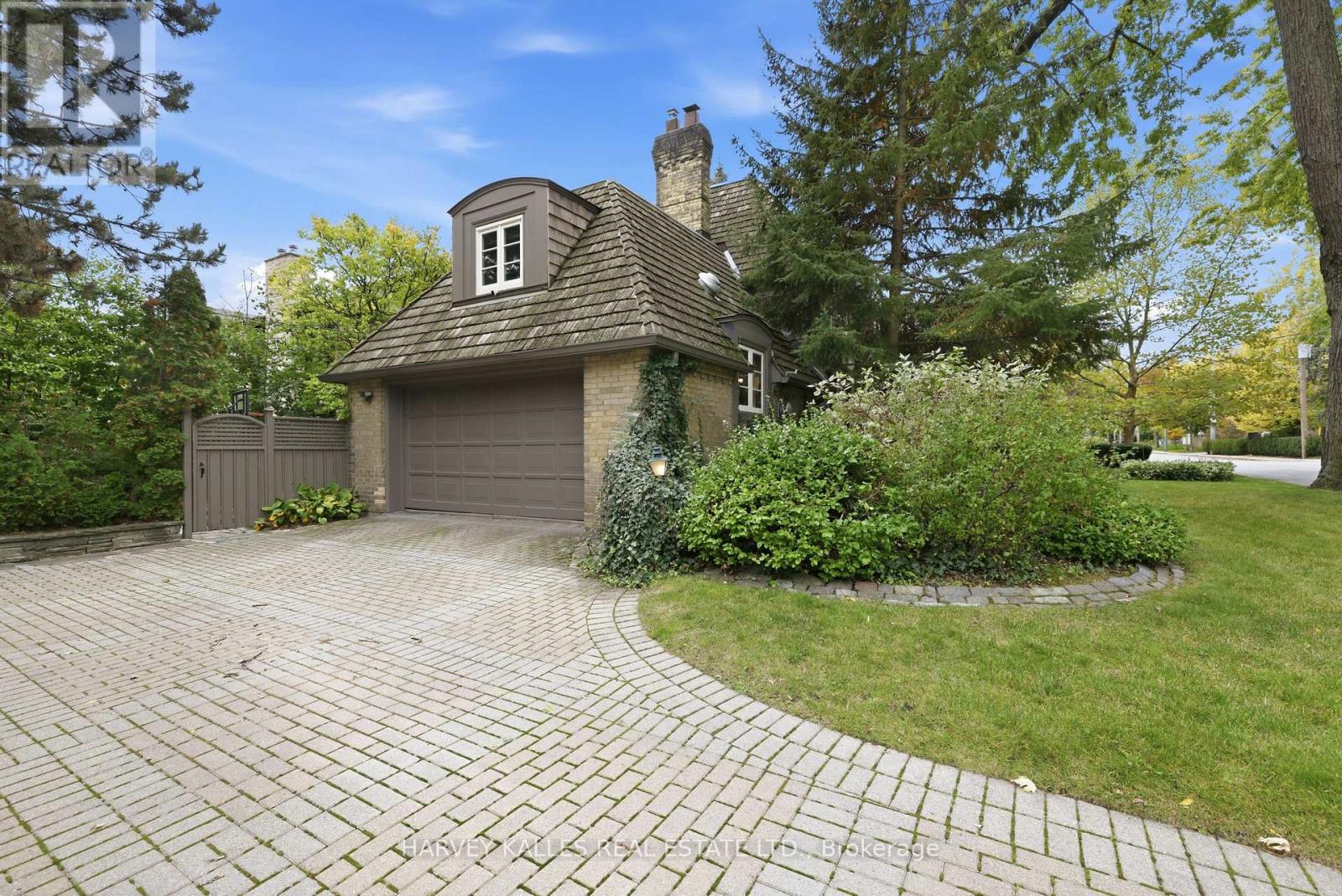 148 Strathallan Boulevard, Toronto, ON photo 5