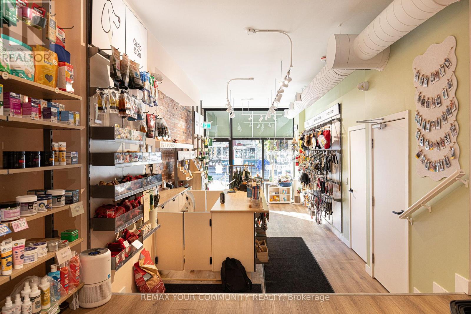 1146 College Street — photo 12