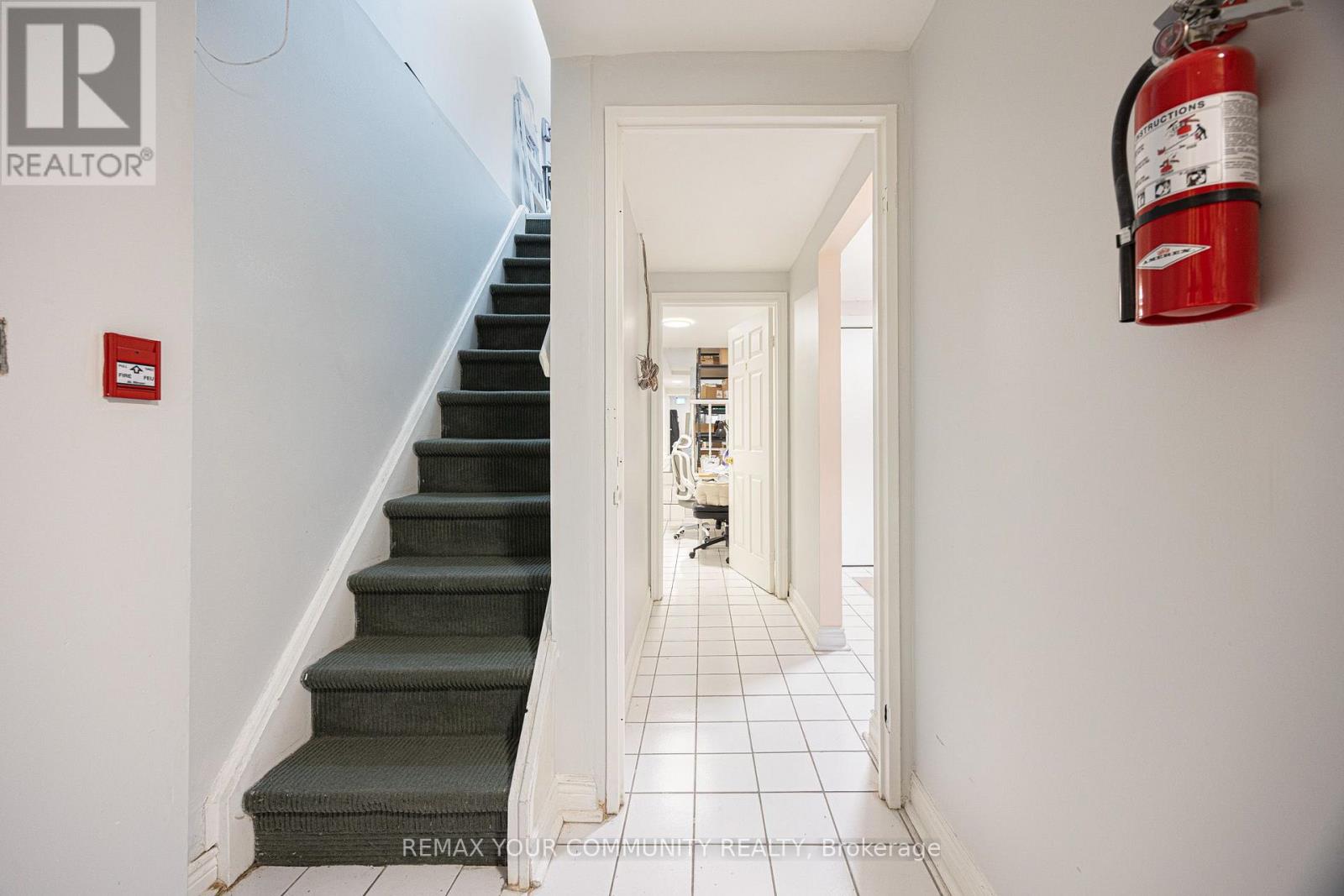 1146 College Street — photo 37