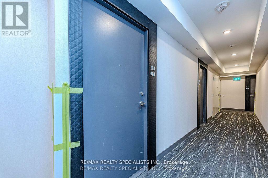 8 Wellesley Street West — photo 21