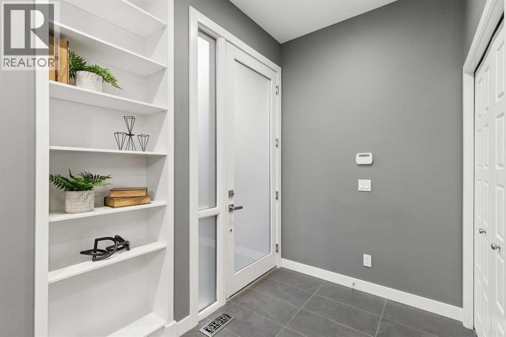 2207 32 Avenue SW - photo 4