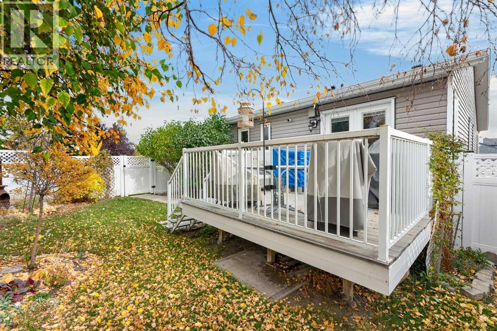 218 Coventry Close NE - photo 39