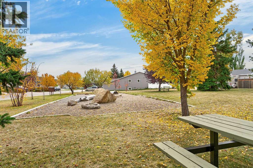 218 Coventry Close NE - photo 41
