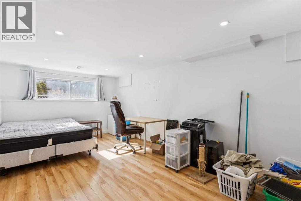 1212 18 Avenue NW - photo 40