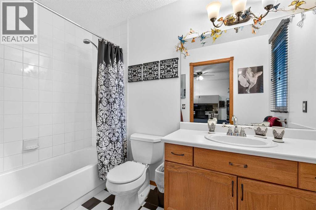 218 Coventry Close NE - photo 21