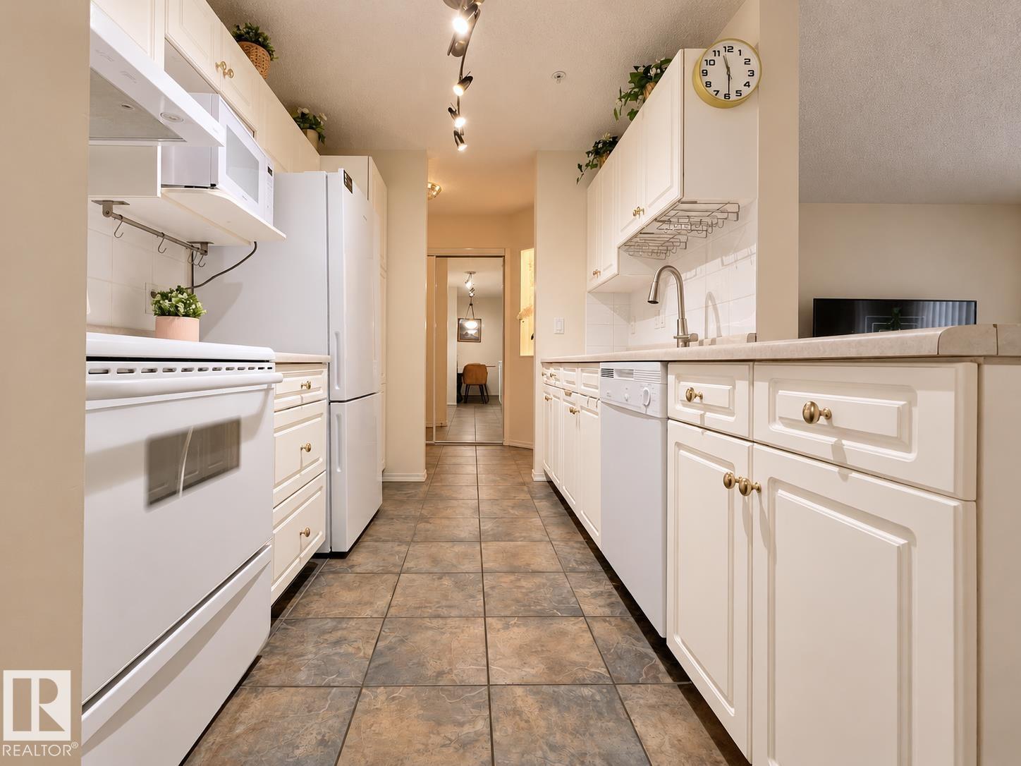 #110 10511 42 AV NW, Edmonton — photo 15