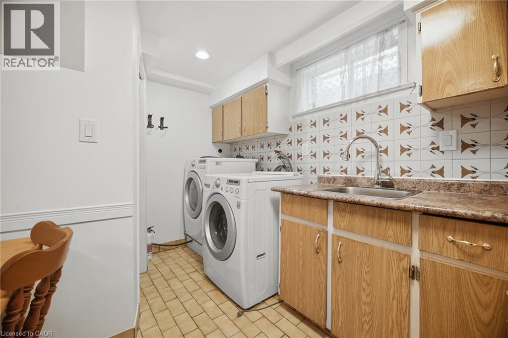 4200 Greybrook Crescent — photo 37