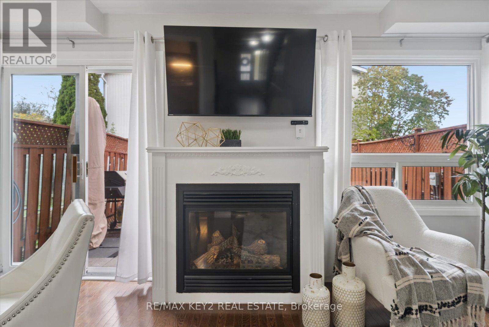 111- 1975 Rosefield Road, Pickering, ON photo 7
