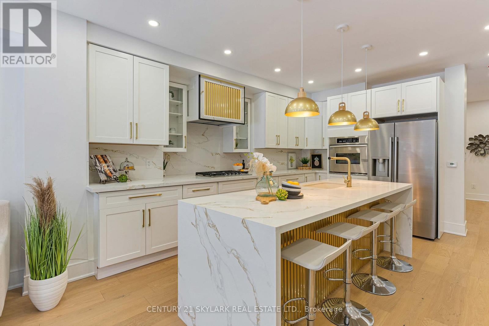 208 Gainsborough Road, Toronto, ON photo 12