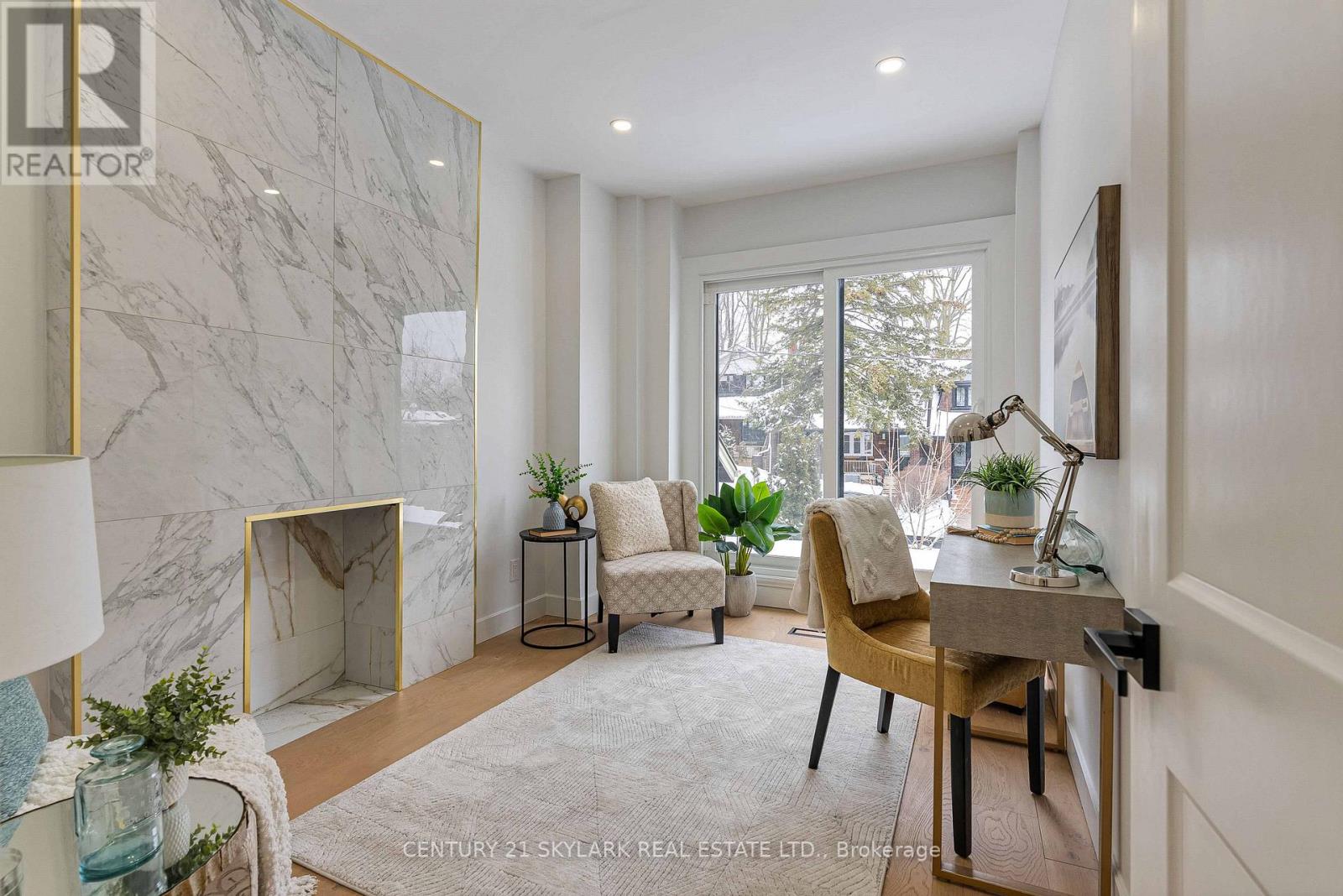 208 Gainsborough Road, Toronto, ON photo 15